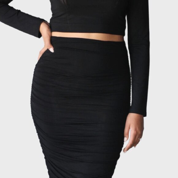 Ruched Midi Skirt Black - Emmy Deveaux - Picture 3 of 5